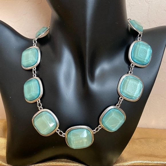 Jewelry - Silver tone metal necklace w rounded squares and turquoise colored centers. 21”
